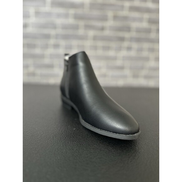 Journee Collection Women's Black Ellis Side Zip Ankle Bootie Shoes Size 8 - Picture 6 of 10